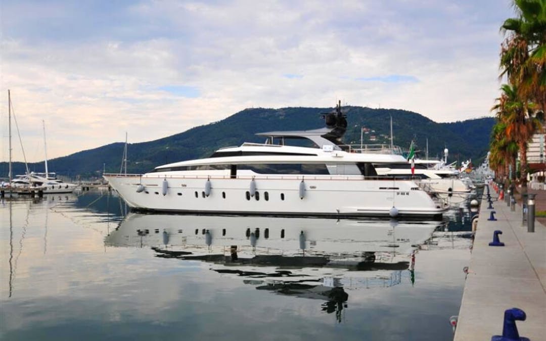 108' SanLorenzo 'Fifth Avenue' - 2008 SanLorenzo 108 luxury yacht for sale/ available for purchase