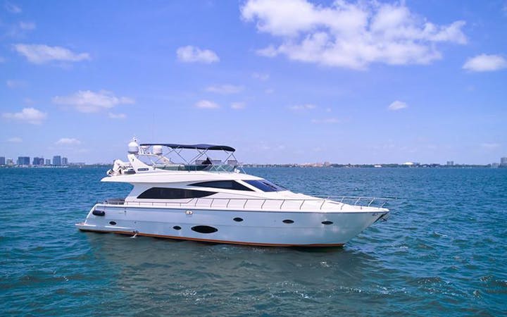 67 Uniesse luxury charter yacht - The Pointe Marina at Harbour Island, South Harbour Island Boulevard, Tampa, FL, USA