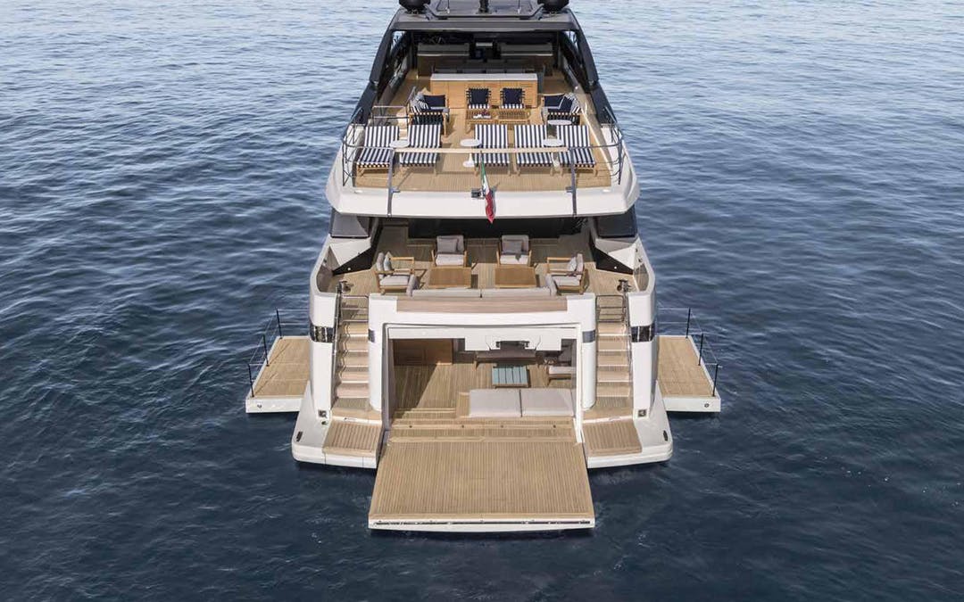 120 Sanlorenzo luxury charter yacht - Island Gardens Marina, Mac Arthur Causeway, Miami, FL, USA