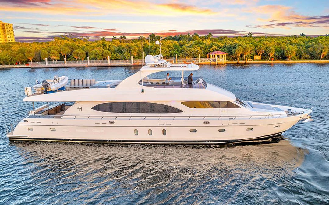 100 Hargrave luxury charter yacht - Nassau, The Bahamas