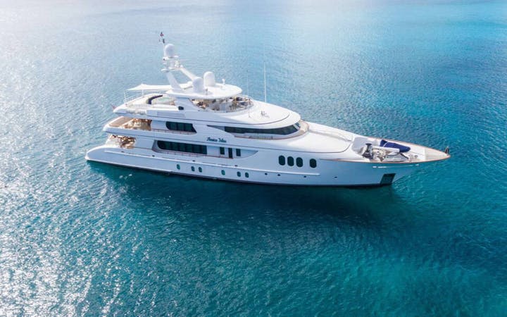 152 Hakvoort luxury charter yacht - Nassau, The Bahamas