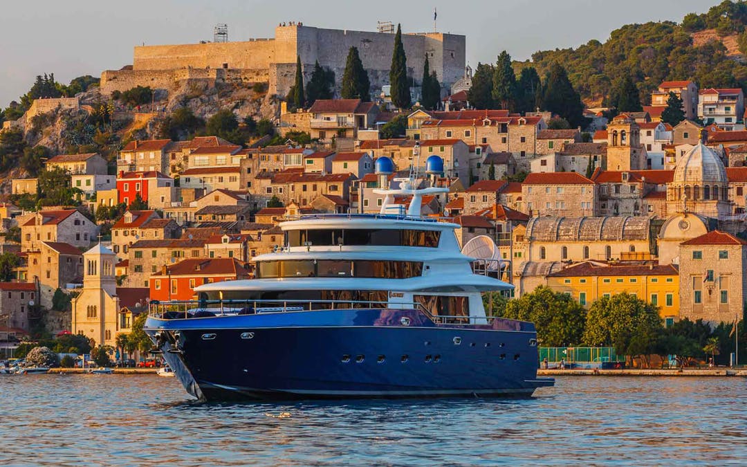 87 Johnson luxury charter yacht - Split, Croatia