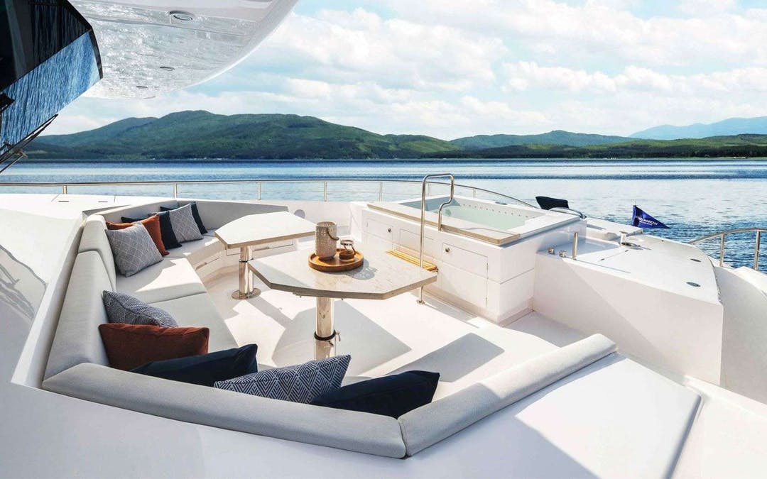 110 Horizon luxury charter yacht - Newport, RI, USA