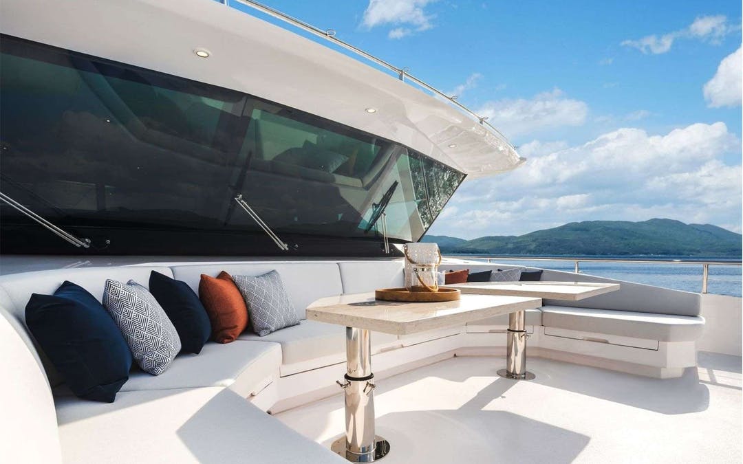 110 Horizon luxury charter yacht - Newport, RI, USA