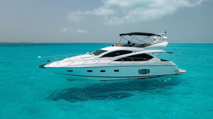 65 Sunseeker luxury charter yacht - Cancún, Quintana Roo, Mexico
