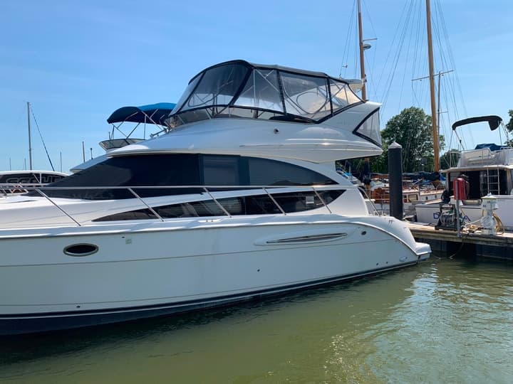 40 Meridian luxury charter yacht - James Creek Marina, V Street Southwest, Washington, DC, USA