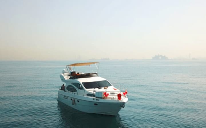 50 Azimut luxury charter yacht - Westside Marina - Dubai - United Arab Emirates