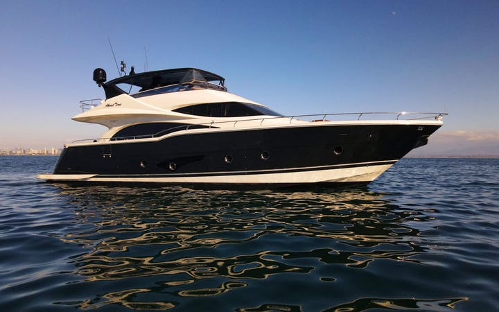 72 Carver luxury charter yacht - 1201 1st St, Coronado, CA, USA