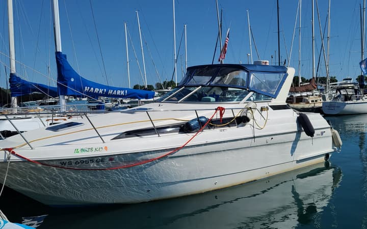 32 Wellcraft Martinique luxury charter yacht - Belmont Harbor South, North Lake Shore Drive, Chicago, IL, USA