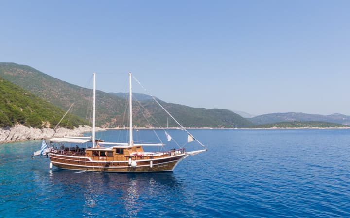 82 Custom luxury charter yacht - Marina Zeas, Pireas 185 36, Greece