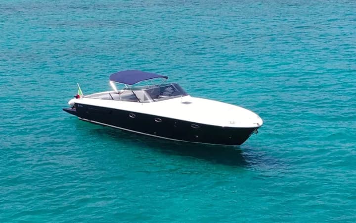 40 Itama luxury charter yacht - Santa Margherita Ligure, Metropolitan City of Genoa, Italy