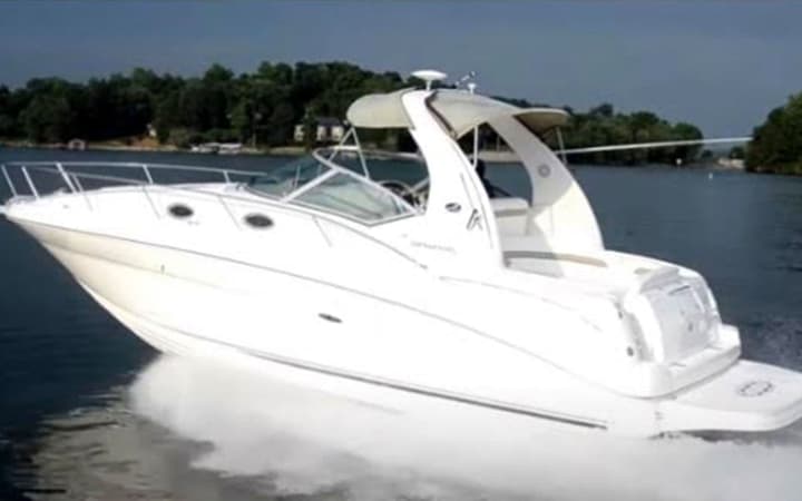 35 Sea Ray luxury charter yacht - Burnham Harbor Drive, Chicago, IL, USA