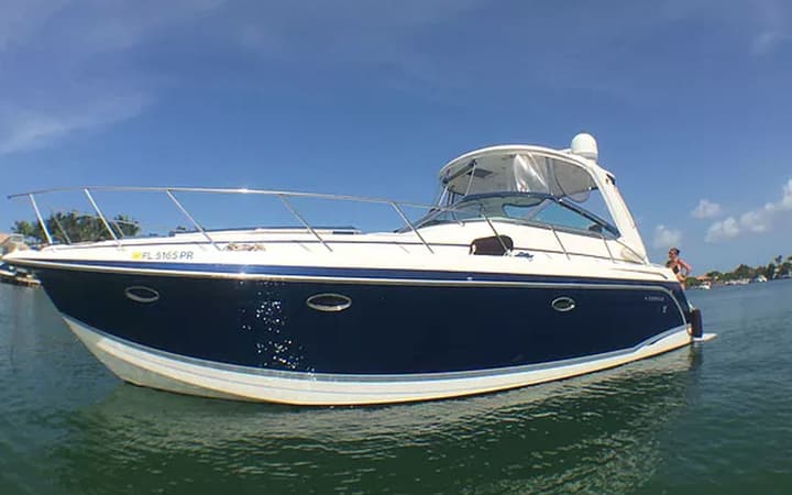 40 Formula luxury charter yacht - Belmont Harbor, Chicago, IL, USA